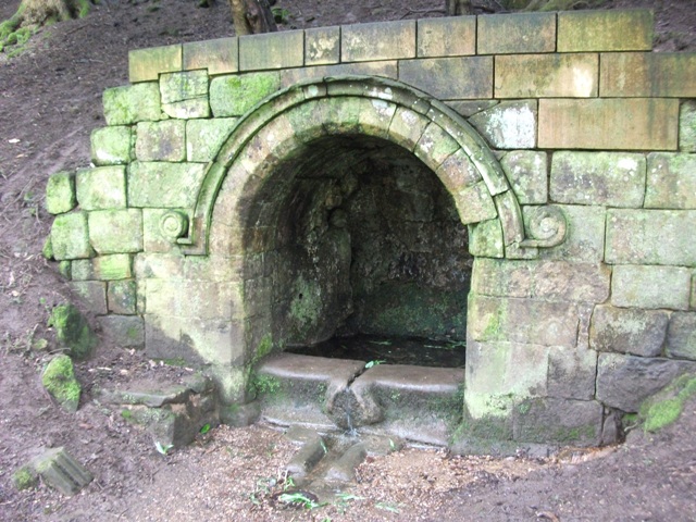 Robin Hood's Well ( Yorkshire)